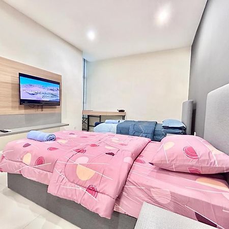 Jeff & Ricky Homestay@105 Kozi Square Кучинг Екстериор снимка
